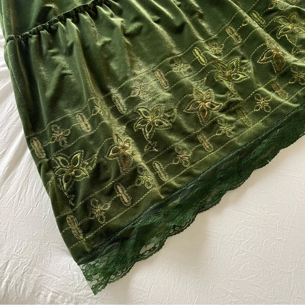 Vintage Y2K Green Velvet Renaissance Fairy Whimsigoth Embroidered Fairy Skirt - Picture 12 of 13
